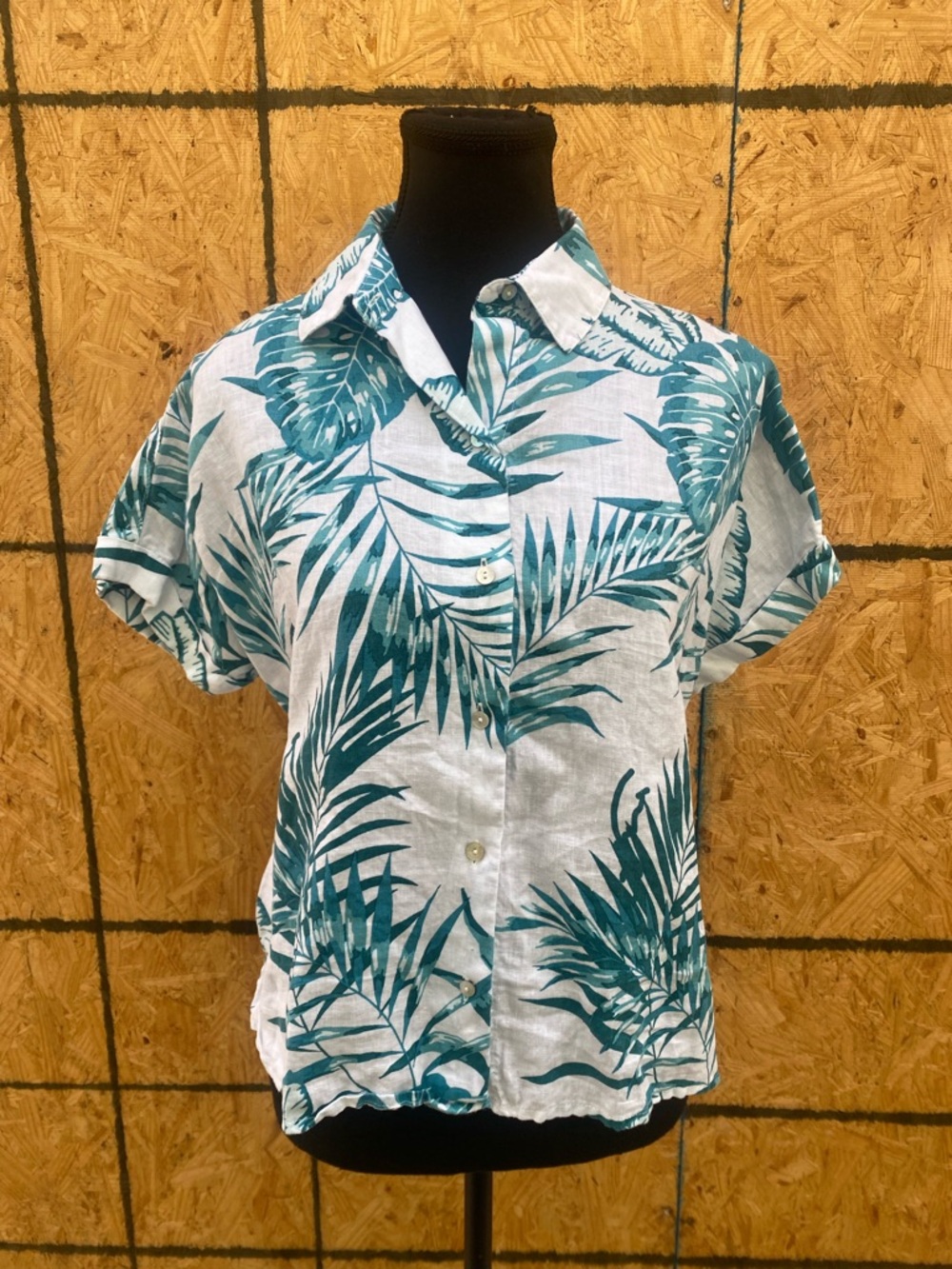 C&C California Linen Button-Up Shirt with Palm Print GUC XS